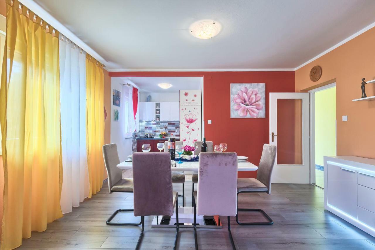 Apartman Modry Pola Esterno foto