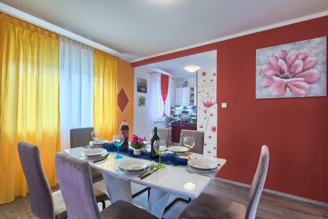 Apartman Modry Pola Esterno foto