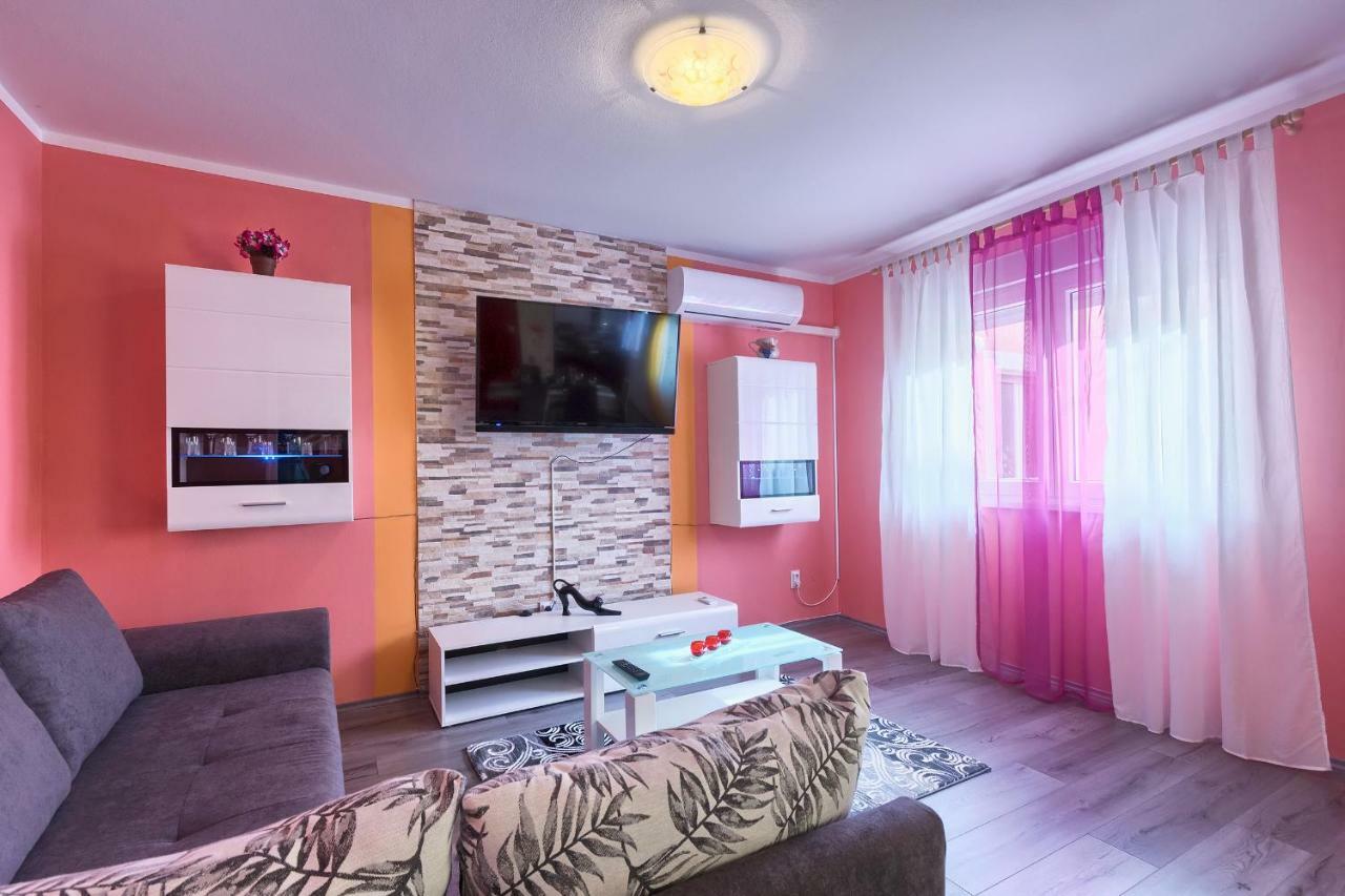 Apartman Modry Pola Esterno foto