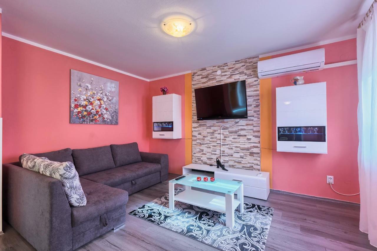 Apartman Modry Pola Esterno foto